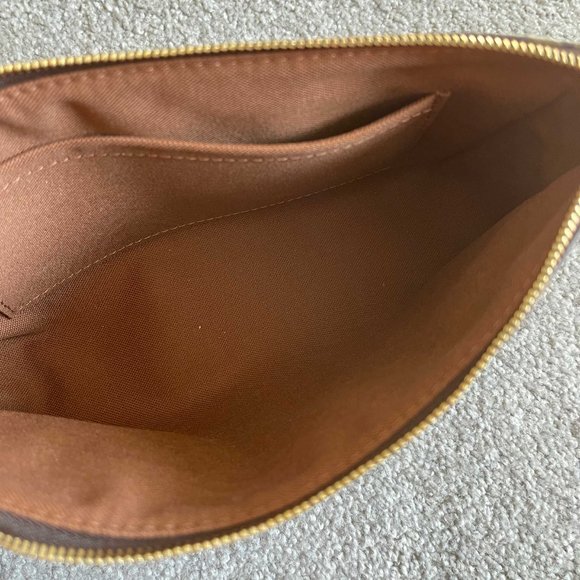 100% Authentic Louis Vuitton Pochette Accessoires M40712 *receipt included* - Picture 8 of 11